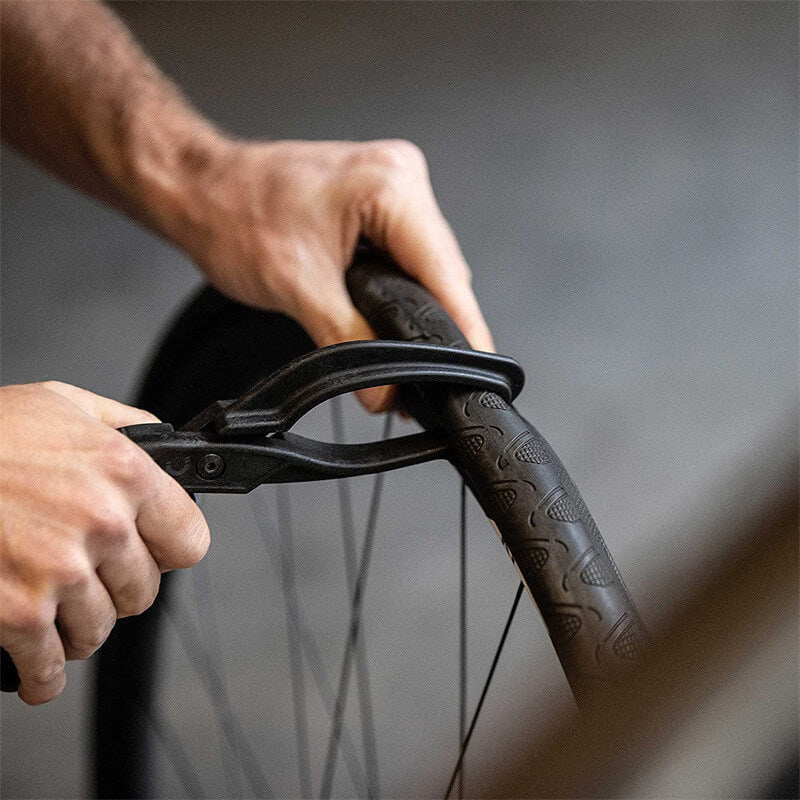 Demonte Pneus Vélo - Levier en Plastique Durci de Qualité Supérieure pour  Réparer le Velo - Nécessaire d'outillage pour Cycliste de Route  (Noir，12X2.2cm)——VEBTles